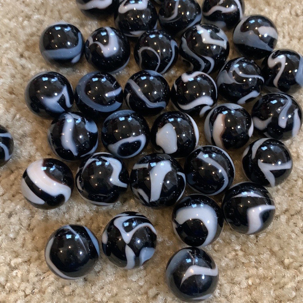 Set of 5 "zebra" mega marbles black and white - Picture 3 of 5